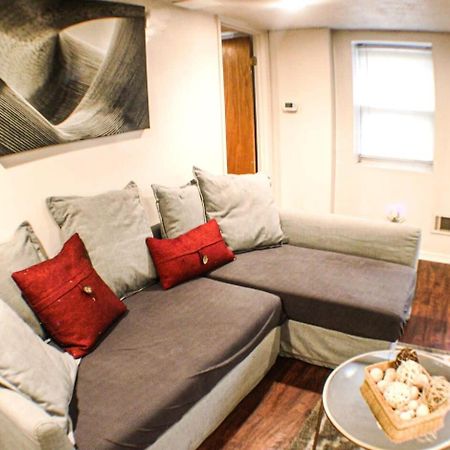 1 Bed Apt - Amazing Location 1 Block To Carson St Питсбърг Екстериор снимка