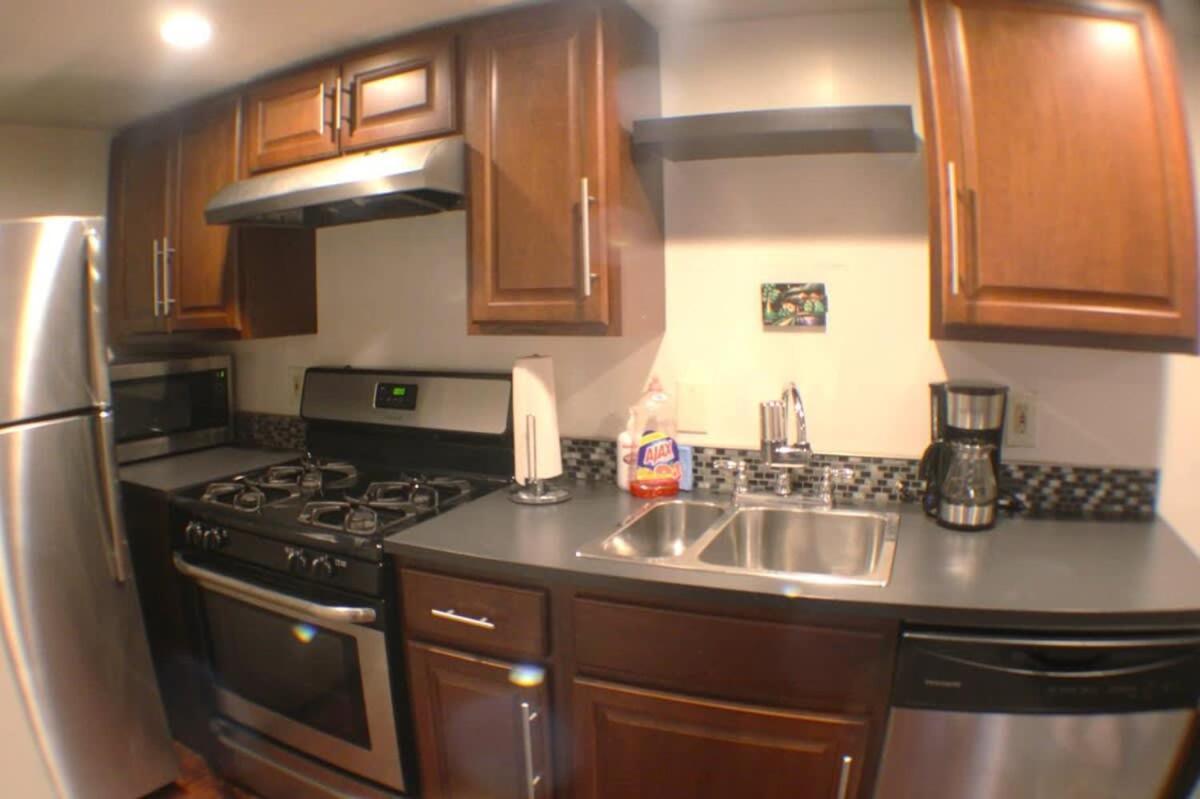 1 Bed Apt - Amazing Location 1 Block To Carson St Питсбърг Екстериор снимка